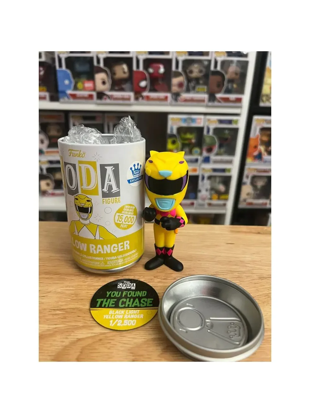 EXCLUSIVE LE Yellow Ranger Funko Soda Power Rangers Shop Collectible Limited EXC